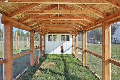 2023 custom single-level home on 21 usable acres with Bacon - photo 40