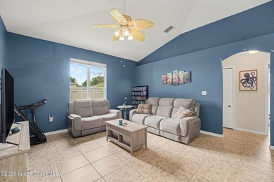 Beautiful 3BR/2BA split floor plan offering 1,650 sq. ft. of - photo 9