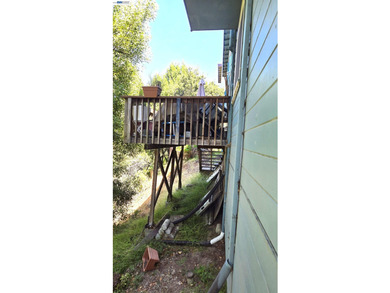 Nice duplex, on quiet closed end street. some views, upper unit - photo 12