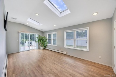 Welcome Home To 859 Pine Avenue, West Islip: A Stunning - photo 16