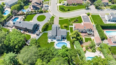 Welcome Home To 859 Pine Avenue, West Islip: A Stunning - photo 44