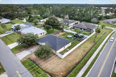 Welcome home to this 4-bedroom, 2-bath home PLUS a dedicated - photo 5