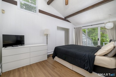Wonderful West Norwalk Colonial with a stunning new kitchen is - photo 17