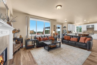 Wake up to golf course views, unwind on the deck at sunset, and - photo 20