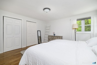 Wonderful West Norwalk Colonial with a stunning new kitchen is - photo 21