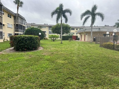 Beautiful one bedroom, one bathroom condo in Lauderhill East in - photo 30