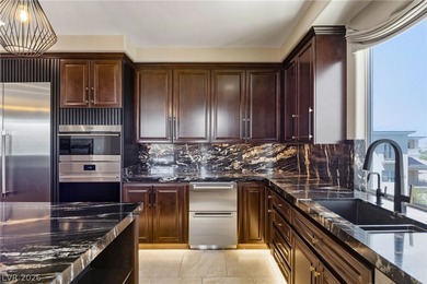 Rare luxury penthouse in the highly sought-after Mira Villa - photo 9