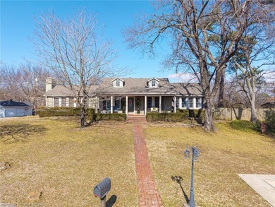 Price Reduced. Charming Traditional Home with a Central Fort - photo 3
