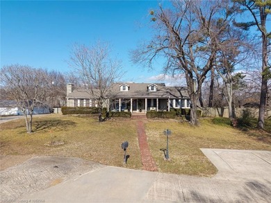 Price Reduced. Charming Traditional Home with a Central Fort - photo 4