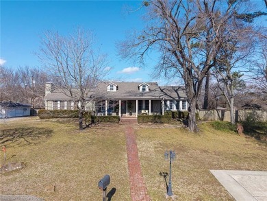 Price Reduced. Charming Traditional Home with a Central Fort - photo 5