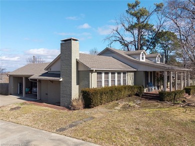 Price Reduced. Charming Traditional Home with a Central Fort - photo 9