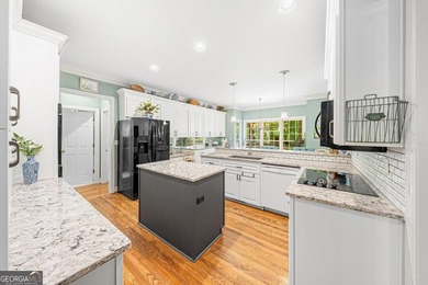 This charming Lake Hartwell home is the ultimate retreat for - photo 16