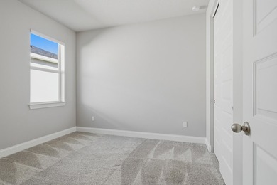 SELLER MOTIVATED!! Experience modern living in this newly built - photo 18