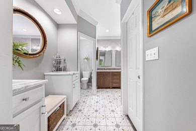 This charming Lake Hartwell home is the ultimate retreat for - photo 22