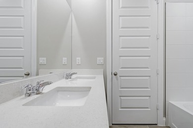 SELLER MOTIVATED!! Experience modern living in this newly built - photo 23