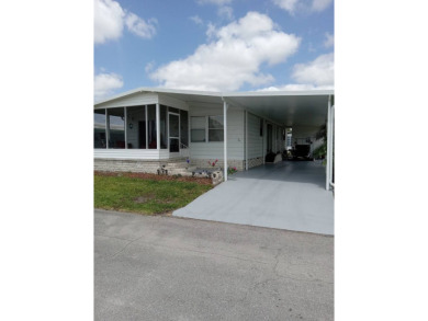 (private lake, pond, creek) Home For Sale in Vero Beach Florida