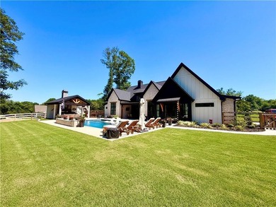 Modern Farmhouse Luxury Meets Resort-Style Living and NO HOA!!! - photo 3