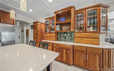Welcome to refined luxury living in the prestigious Porto Cima - photo 14