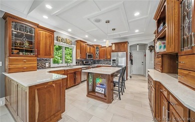 Welcome to refined luxury living in the prestigious Porto Cima - photo 16