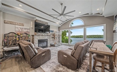 Welcome to refined luxury living in the prestigious Porto Cima - photo 19