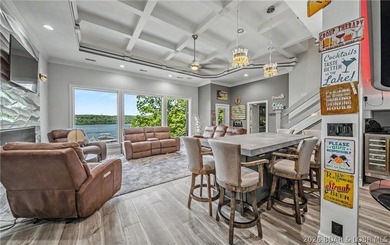 Welcome to refined luxury living in the prestigious Porto Cima - photo 35