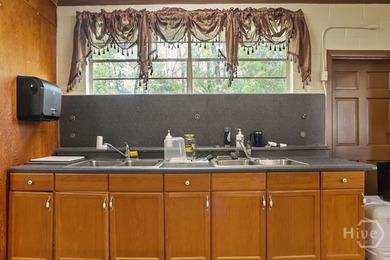 Exceptional opportunity to own a well-maintained Special Purpose - photo 39