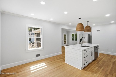 Rare opportunity in this newly renovated property featuring a - photo 10
