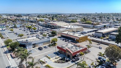 Located in a highly visible commercial district in Huntington - photo 11