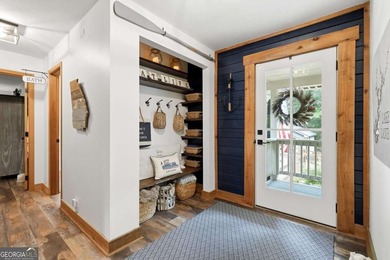 LAKE LANIER LIVING AT ITS FINEST! This beautifully renovated - photo 15