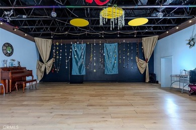 Located in a highly visible commercial district in Huntington - photo 17