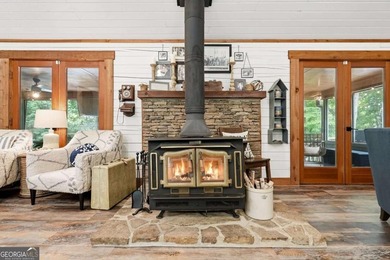 LAKE LANIER LIVING AT ITS FINEST! This beautifully renovated - photo 18