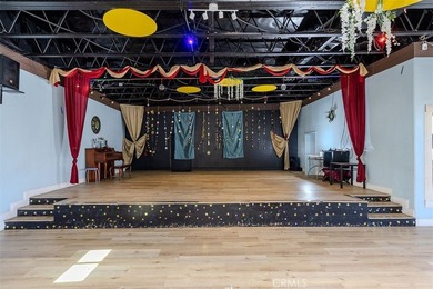 Located in a highly visible commercial district in Huntington - photo 18