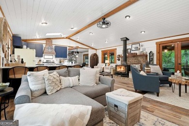 LAKE LANIER LIVING AT ITS FINEST! This beautifully renovated - photo 22