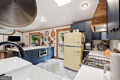 LAKE LANIER LIVING AT ITS FINEST! This beautifully renovated - photo 24