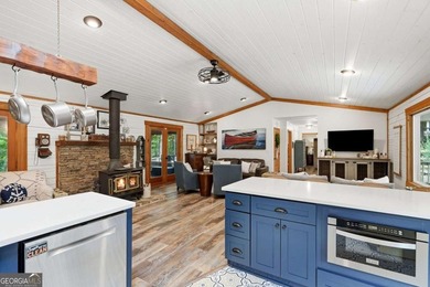 LAKE LANIER LIVING AT ITS FINEST! This beautifully renovated - photo 26