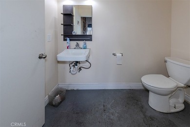 Located in a highly visible commercial district in Huntington - photo 28