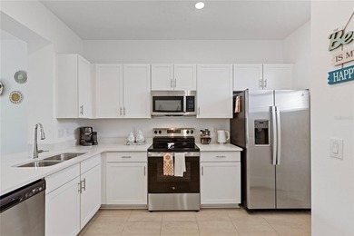 Beautifully and fully furnished 2BR / 2.5BA and move-in ready - photo 3