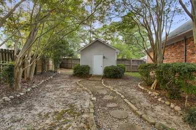 Welcome to this beautifully maintained 3-bedroom patio home - photo 12