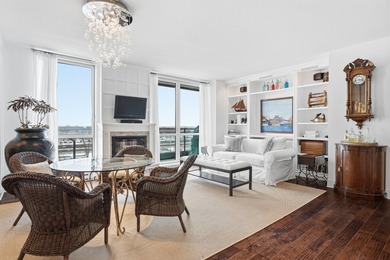 St Lawrence River Condo For Sale in Montréal (Ville-Marie) QC