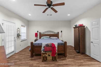 Welcome to this beautifully maintained 3-bedroom patio home - photo 23