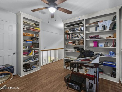 Welcome to this beautifully maintained 3-bedroom patio home - photo 32