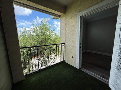 Welcome to historic Ybor City! This stunning top-floor - photo 33
