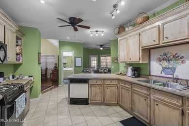 Welcome to this beautifully maintained 3-bedroom patio home - photo 35