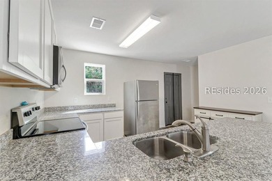 Beautifully maintained and move-in ready home! This 3-bedroom, 2 - photo 12