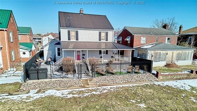 Welcome to your slice of gorgeous river living! This home is - photo 2