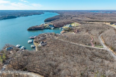 Enjoy the charm of ever-changing lake scenery with this Seasonal - photo 3