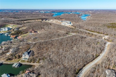Enjoy the charm of ever-changing lake scenery with this Seasonal - photo 7