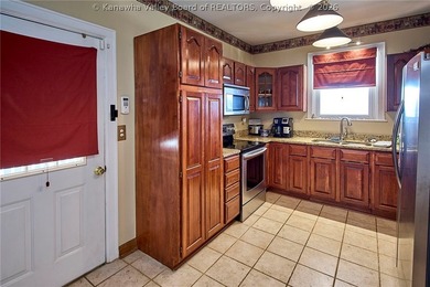 Welcome to your slice of gorgeous river living! This home is - photo 10