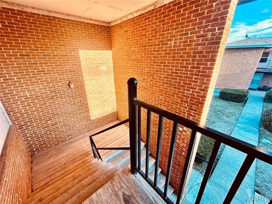 Beautiful 20-Unit All-Brick Apartment Complex Overlooking