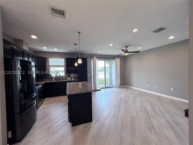 Beautiful waterfront townhouse located in the highly desirable - photo 15